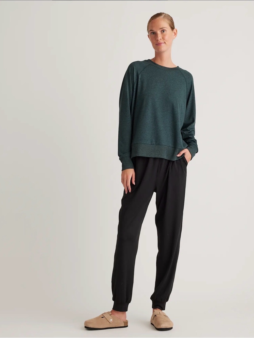 Quince black Flowknit high rise boyfriend joggers. Size M.
